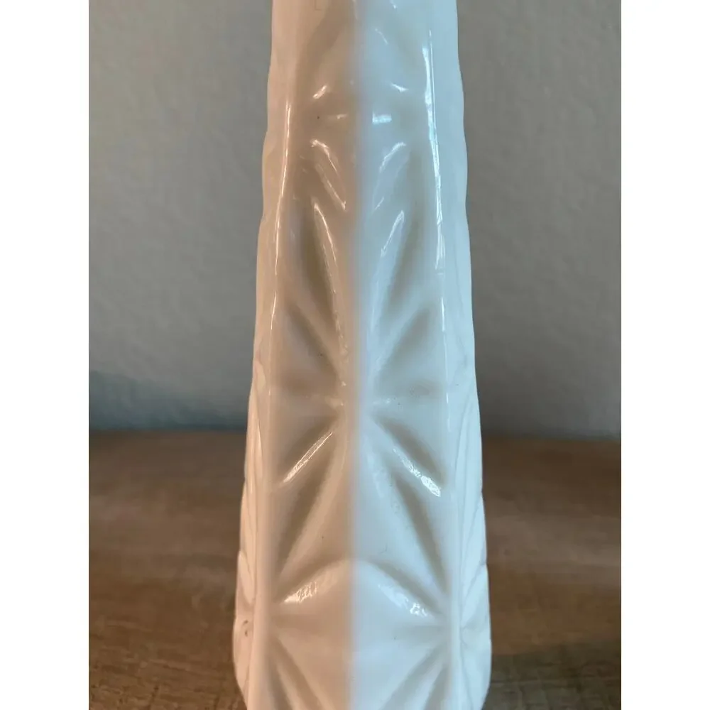 A Pair of Vintage White Milk Glass Starburst Pattern Bud Vases Octagonal Rim